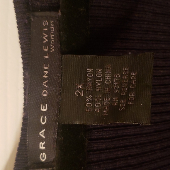 Grace Dane LewisBlack Blouse V-neck line size 2X - Picture 4 of 5